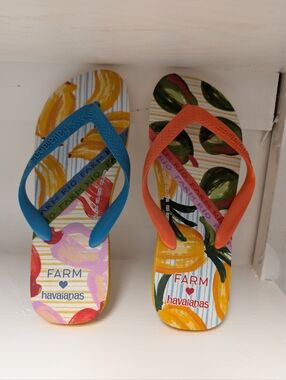 Havaianas x FARM Colorful Tropical Flip Flops Blue & Orange Straps Size 8 Banana